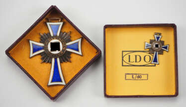 Ehrenkreuz der Deutschen Mutter, in Bronze, im Etui - LDO L/60.