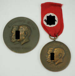 Adolf Hitler und v. Hindenburg Medaille - 2 Exemplare.