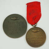 Adolf Hitler und v. Hindenburg Medaille - 2 Exemplare. - photo 2