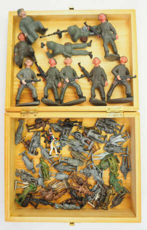 Lot Militärspielzeug. - фото 1