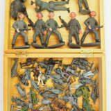 Lot Militärspielzeug. - фото 1