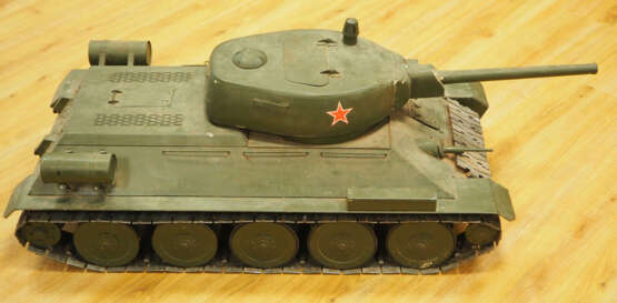 Sowjetunion: T-34 Panzermodell - 1,12 Meter Länge. - Foto 2