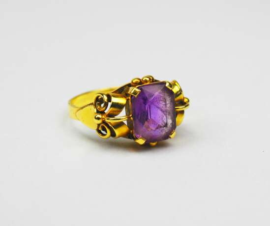 Ring mit Amethyst GOLD. - фото 1