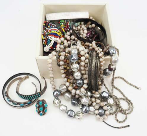 Lot Modeschmuck. - фото 1