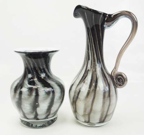 Vase und Krug. - Foto 1