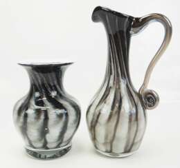 Vase und Krug.