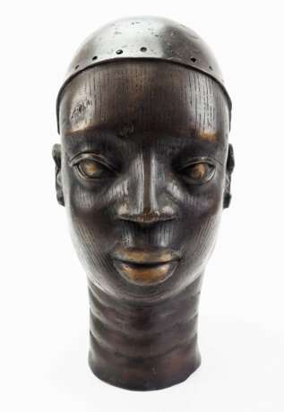 Ile-Ife, Benin: Bronzebüste. - photo 1