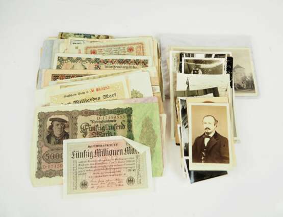 Konvolut Postkarten, Fotografien und Notgeld. - photo 1