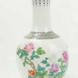 China: Vase. - photo 1