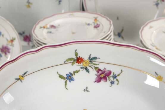 Speiseservice mit Blumendekor, Meissen. - photo 2