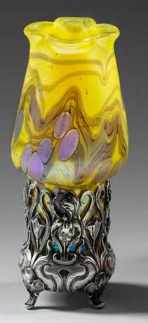 Seltene Loetz-Vase mit Jugendstil-Silberfuß als Montierung - photo 1