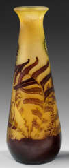 Jugendstil-Vase mit Tüpfelfarndekor von Gallé