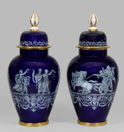 Seltenes Paar prächtiger monumentaler Vasen - Foto 2