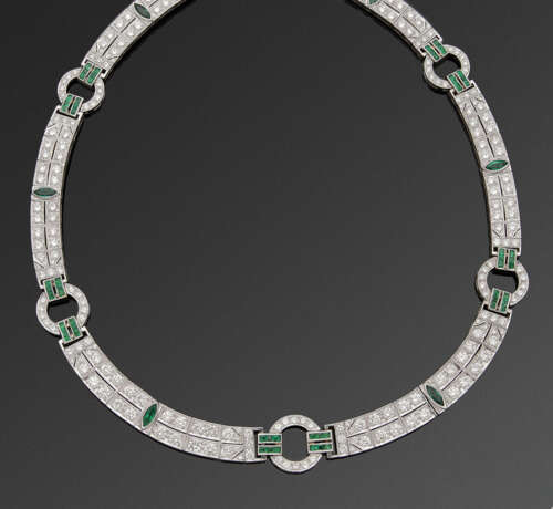 Hochfeines Art Déco-Smaragd-Brillantcollier - photo 1