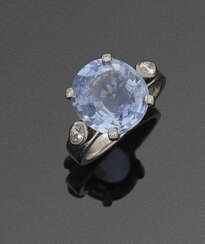 Großer kornblumenblauer Saphir-Ring