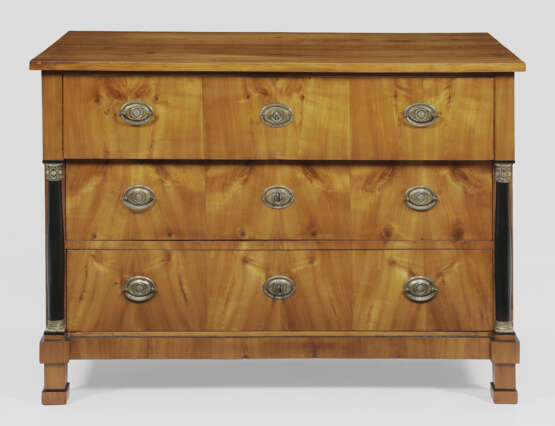 Biedermeier-Kommode - photo 1