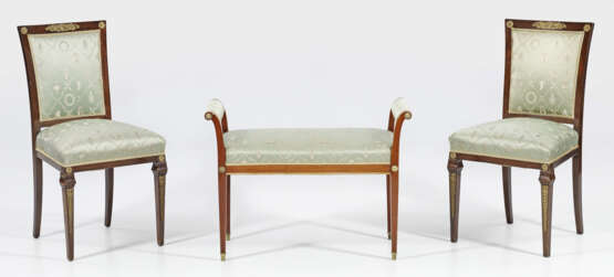 Paar Salon-Stühle und kleine Sitzbank im Empire-Stil - photo 1