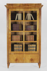 Biedermeier-Vitrinenschrank