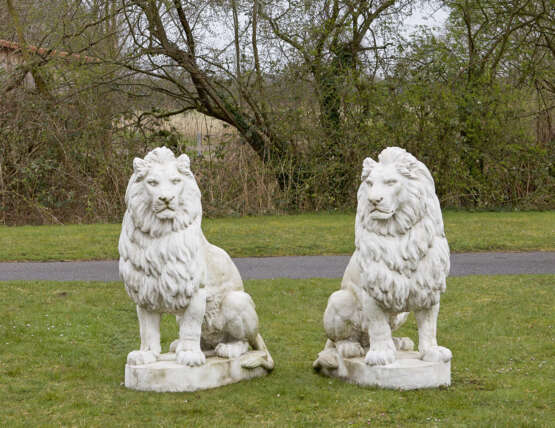Paar monumentale Park-Löwenskulpturen - photo 1