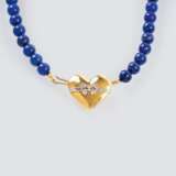 Lapislazuli Collier mit goldener Herzschließe. - photo 1