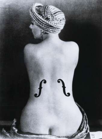 Man Ray (Philadelphia 1890 - Paris 1976). Le Violon d'Ingres. - Foto 1