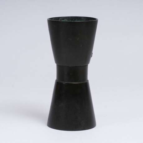 Bronze-Vase mit Prunusrelief. - Foto 2