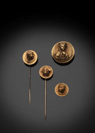 Vier Schmuckteile aus Goldmünzen - фото 1