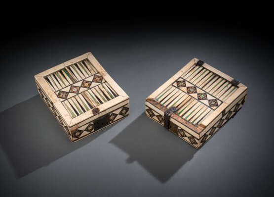 Zwei Spielschatullen in der Art der Embriachi-Werkstatt - Foto 1