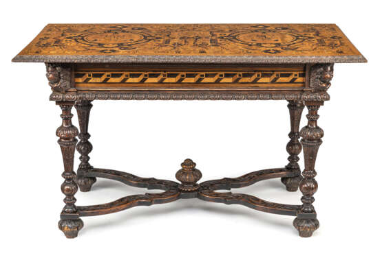 Prächtiger Salon-Tisch im Renaissance-Stil - фото 4