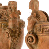 Paar dekorative Terracotta-Vasen im antiken Stil - photo 3