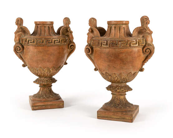 Paar dekorative Terracotta-Vasen im antiken Stil - photo 7