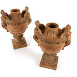 Paar dekorative Terracotta-Vasen im antiken Stil - photo 10