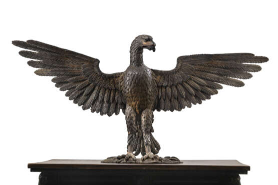 Große Adlerfigur - фото 1