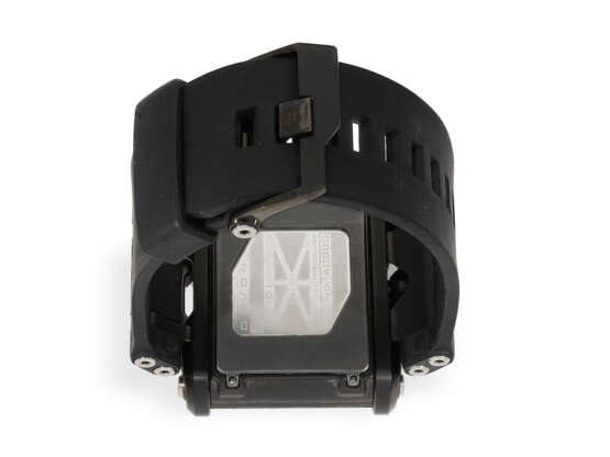 Neuwertige Armbanduhr, Devon "Tread 1" Modell E, Rotating Belt Time Display, ungetragen - photo 2