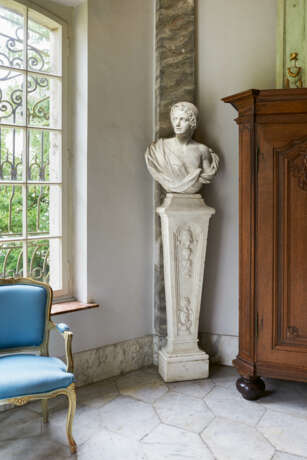 Magnificent series of four busts as allegories of the seasons - photo 3