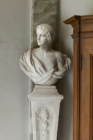 Magnificent series of four busts as allegories of the seasons - photo 4