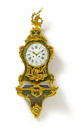 Louis XV pendulum clock on console with chinoiseries - photo 1