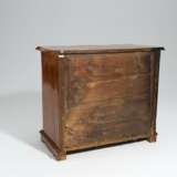 Small baroque chest of drawers - photo 2