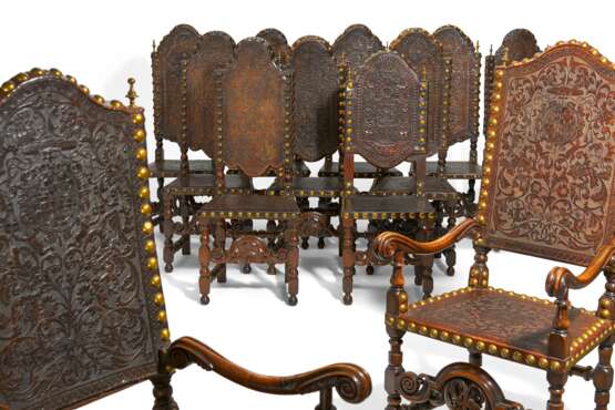 Set of ten chairs and two armchairs in the style of the 17th century - photo 1