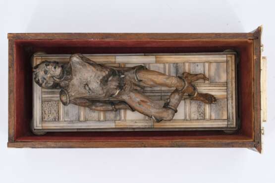 DRAMATIC PORTRAYAL OF A TORMENTED IN DEATH WITH CASKET - photo 2
