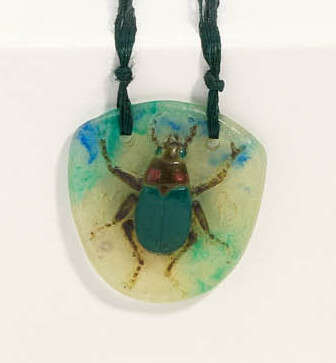 Small pendant with scarab - photo 1
