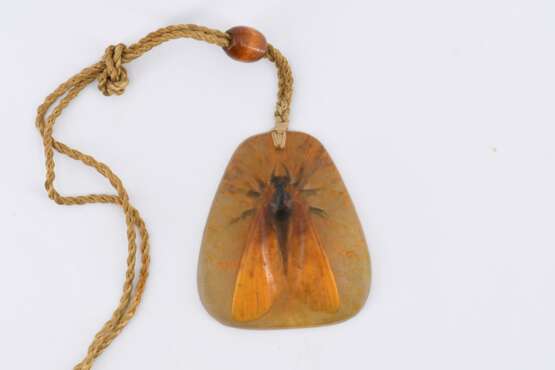 Pendant with butterfly - photo 3