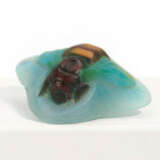 Small paperweight with bee - photo 1