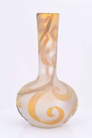 Vase with autumn crocus - photo 5