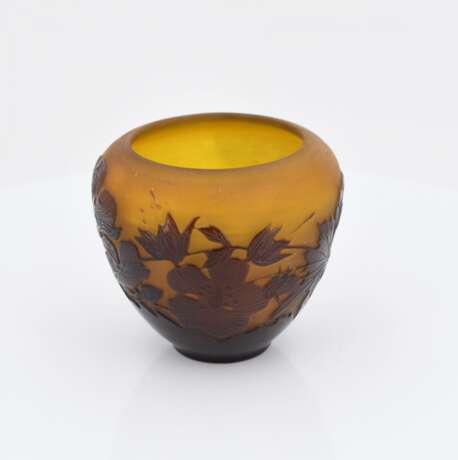 Small vase with floral décor - photo 2