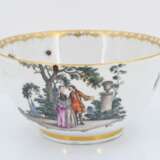Bowl with Watteau scenes - фото 2