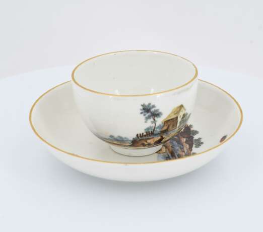 Cup and saucer with rural scenes and insects - Foto 5