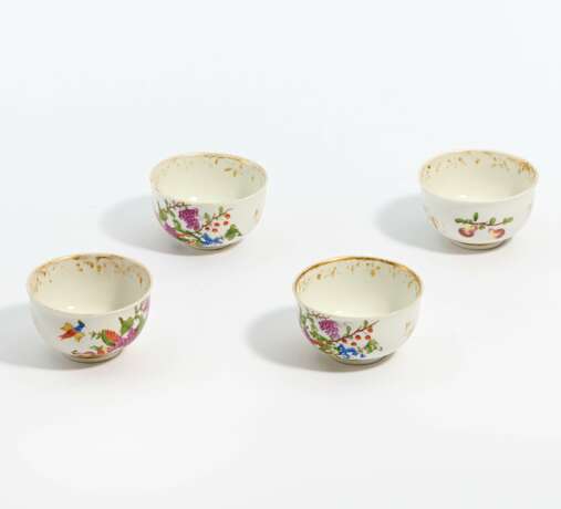 Four tea bowls with fruits and birds - photo 1