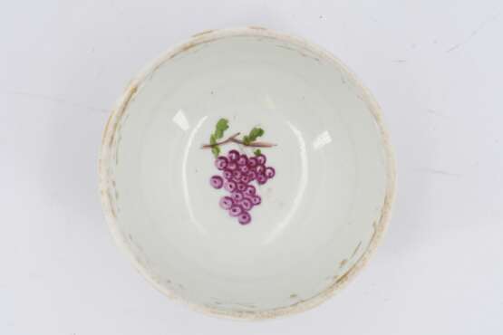 Four tea bowls with fruits and birds - photo 8