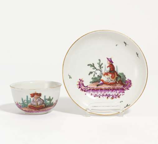 Cup and saucer with chinoiseries - photo 1